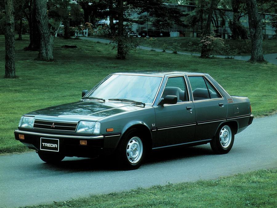  Mitsubishi Tredia 1982 года  (фото 4 из 12)
